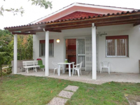 Comfy Villa with private garden and parking